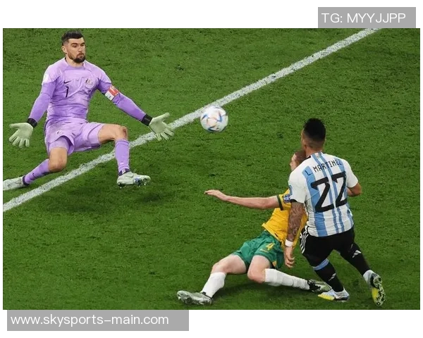 世界杯经典对决：里昂逆转国米4-3争议判罚引发全场热议